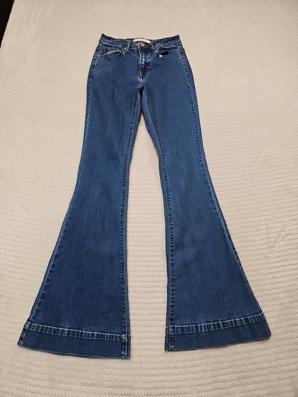 Kancan Jeans Womens 3 Braelynn High Rise Super Flare Stretch